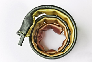Illustration for article titled Lisco USB Snake Combines Jewelry, USB Cable in One Wearable Device